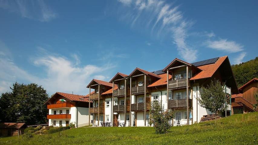 Ferienwohnung für 3 Personen, mit Balkon und Balkon/Terrasse sowie Garten und Pool in Neukirchen beim Heiligen Blut