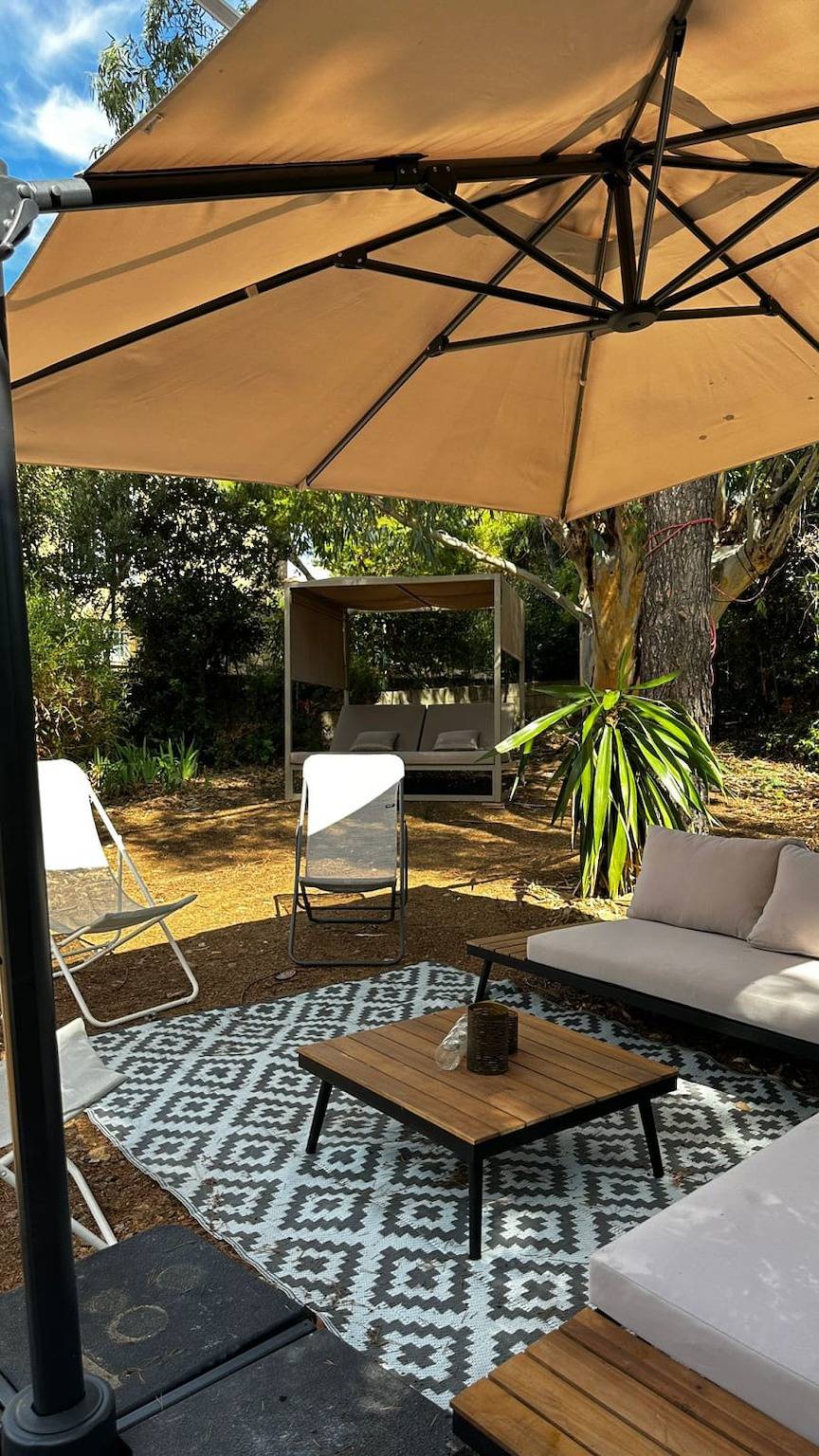 Maison dedans-dehors, à 10 min de la plage pour 8 in Bormes-les-Mimosas, Parc national de Port-Cros
