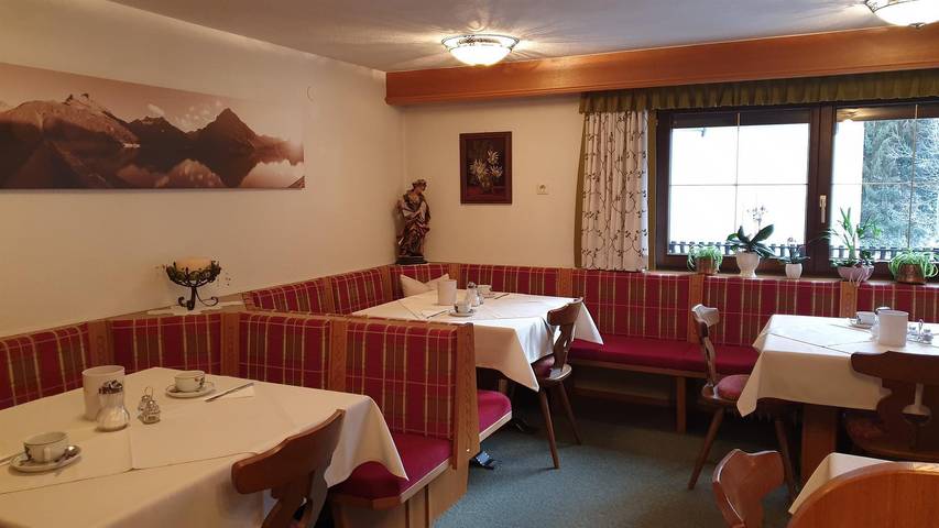 Ferienwohnung für 2 Personen, mit Garten und Ausblick sowie Balkon, kinderfreundlich in Tirol - 3