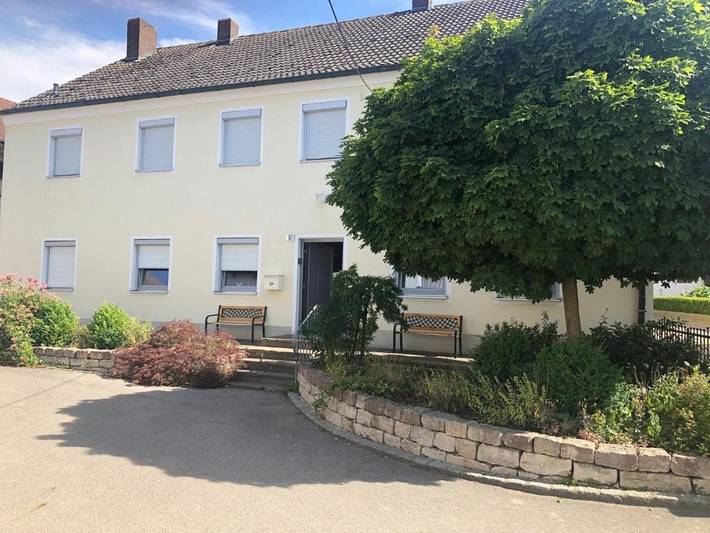 Ferienhaus für 20 Personen, mit Balkon und Terrasse sowie Garten und Ausblick im Altmühltal