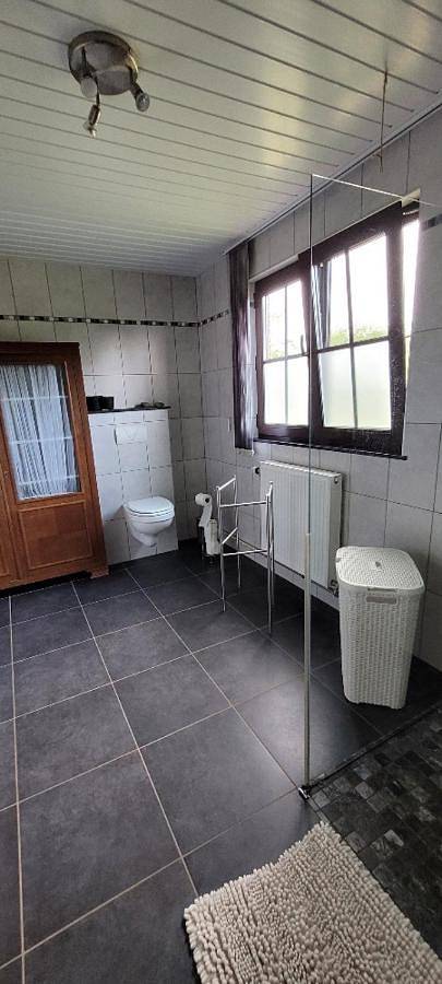Location de vacances pour 6 personnes, avec jardin à Bièvre - 3
