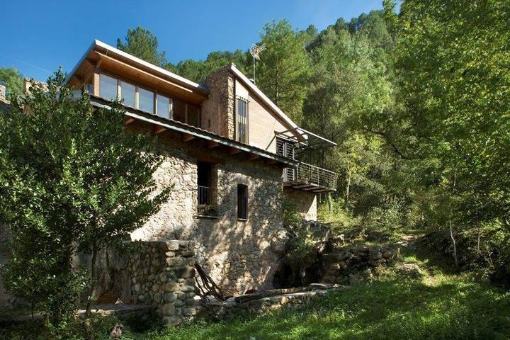 Casa rural para 9 personas, con Balcón y Terraza además de Jardín y Vistas al lago en Cistella