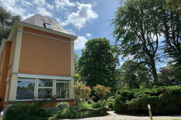 Timeless Villa with Grand Garden near Brussels in Overijse, Flämisch-Brabant