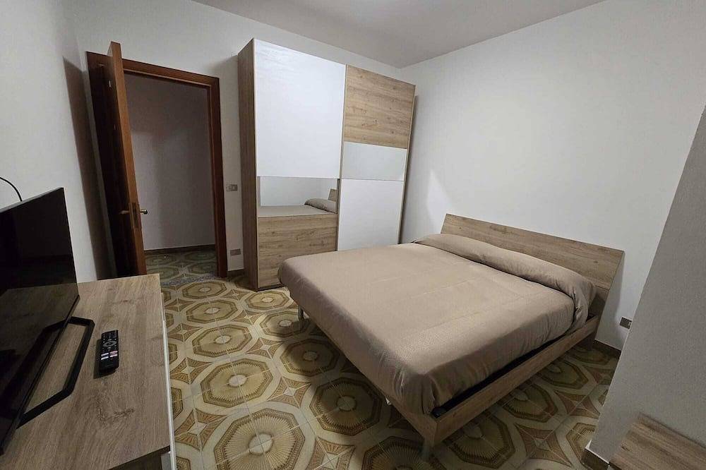 Appartamento intero, 3-bedroom apartment in superb Calalunga-pietragrande with Wifi, Ac in Montauro, Provincia di Catanzaro