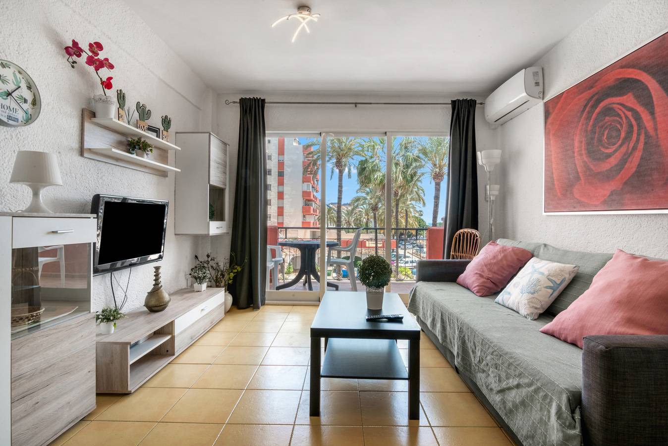 Appartement entier, Appartement 'Rincon Del Arenal' avec vue sur mer, Wi-Fi et climatisation in Playa del Arenal, Jávea