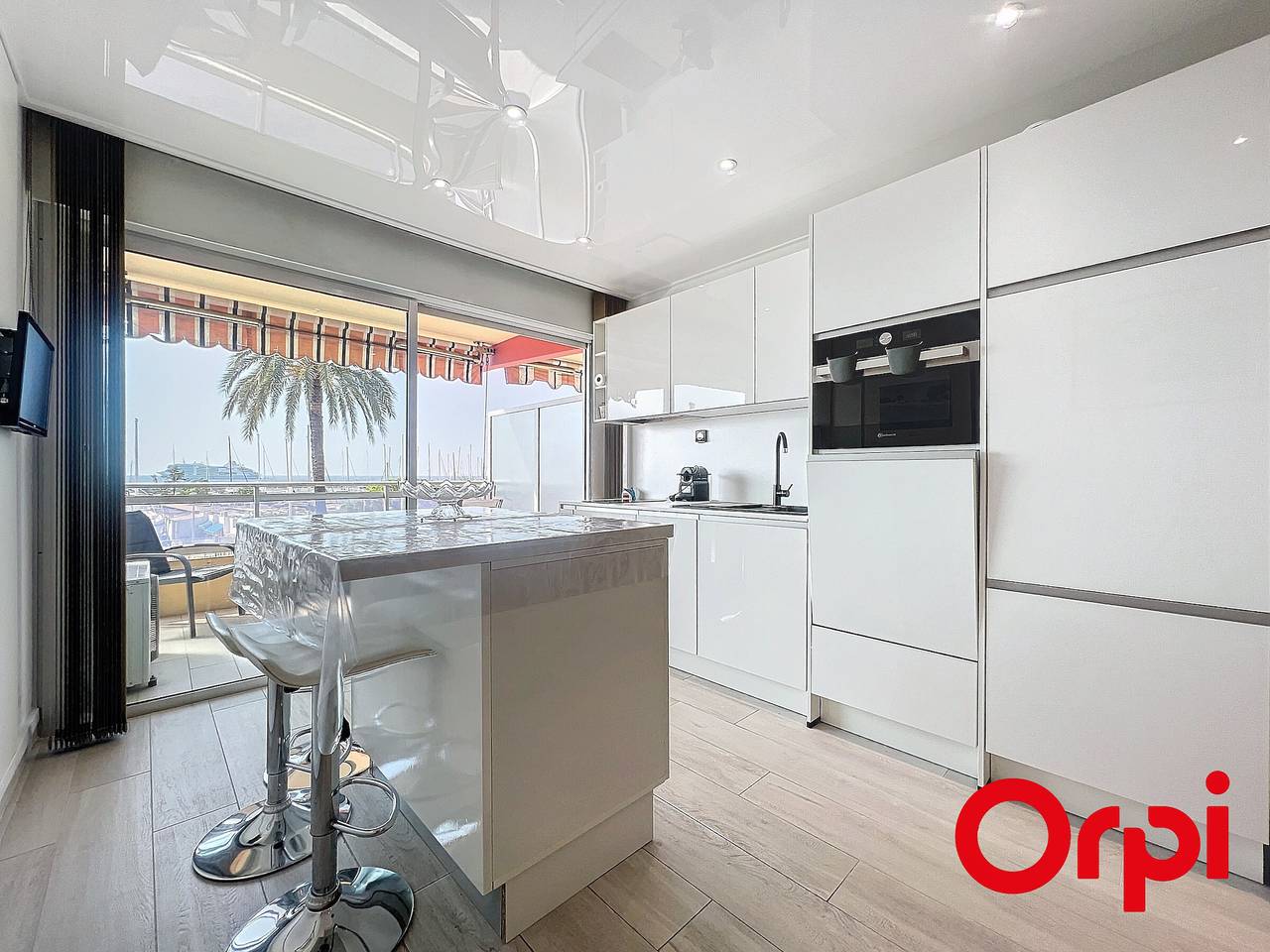 Studio entier, Studio rénové avec terrasse, climatisation et parking à Menton in Menton, Région de Nice