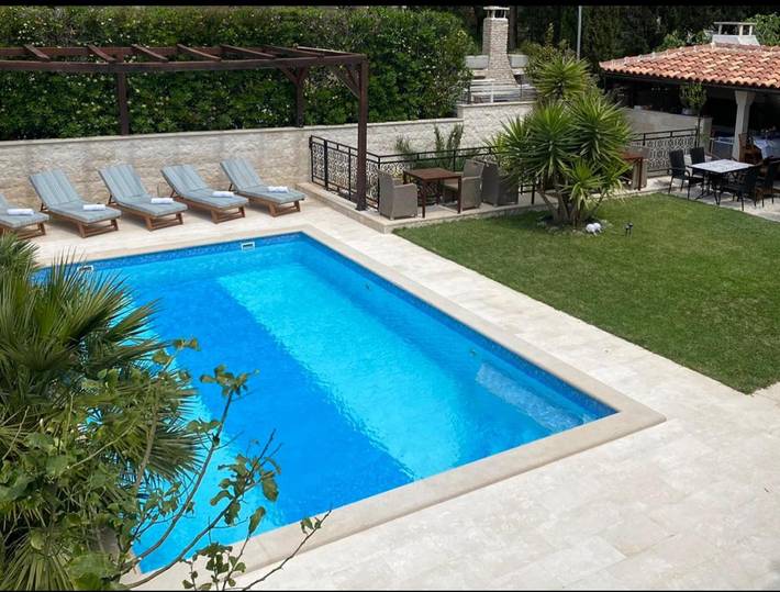 Casa de huéspuedes para 4 personas, con piscina y jardín - 1