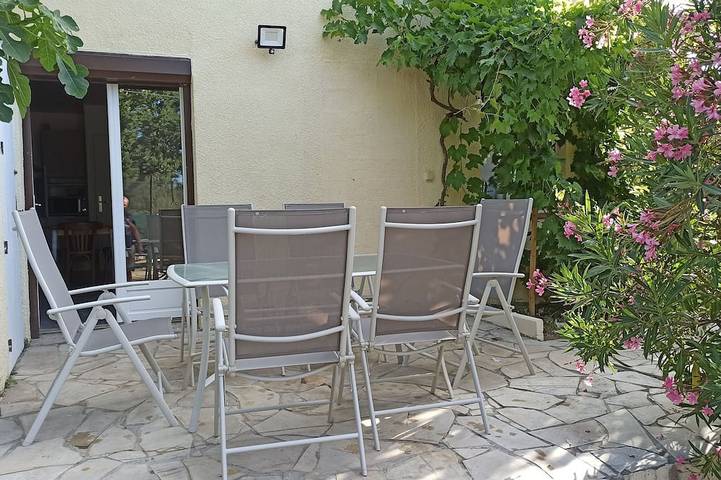 Location de vacances pour 5 personnes, avec piscine à Corbère