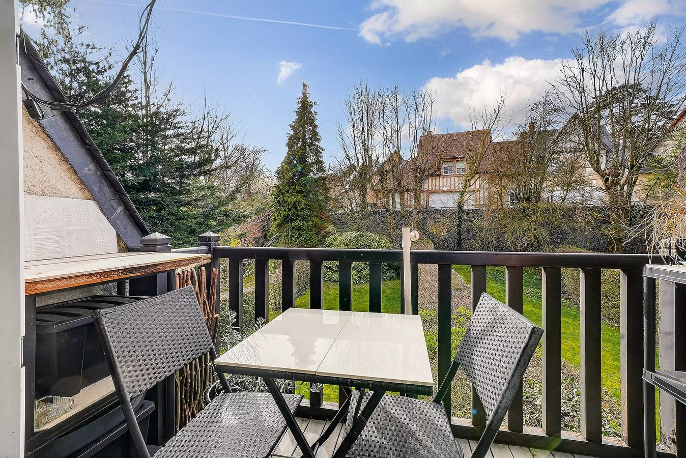 Appartement entier, Appartement 4 personnes avec parking et balcon - Confort - super Home in Saint-Arnoult, Région de Lisieux