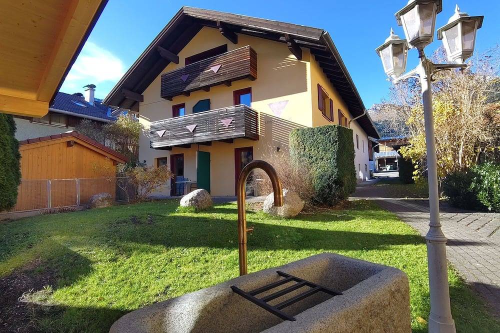 Ganze Wohnung, Appartement Schlossberg - Die Lilie - Appartements in Höfen, Außerfern