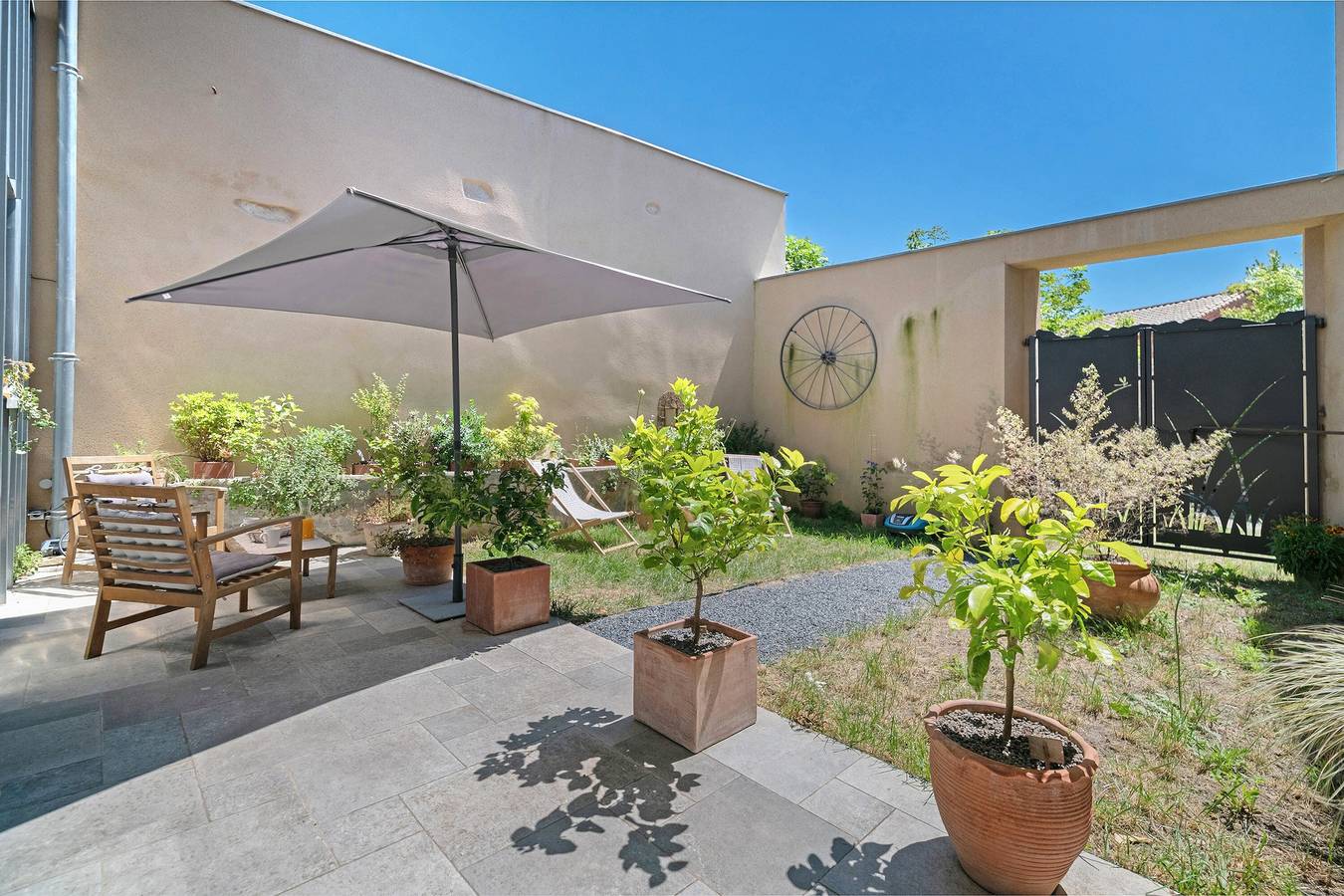 Maison de vacances « Le Logis Des Abeilles » avec vue sur la montagne, terrasse privée et Wi-Fi in Lapenne, Ariège