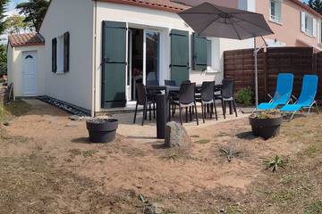 Gîte pour 5 personnes, avec jardin ainsi que terrasse et piscine dans Plage de La Parée