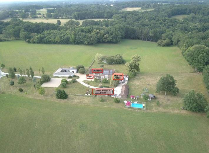 Location de vacances pour 3 personnes, avec jardin ainsi que piscine et vue, adapté aux familles à Chalais (Aquitaine) - 2