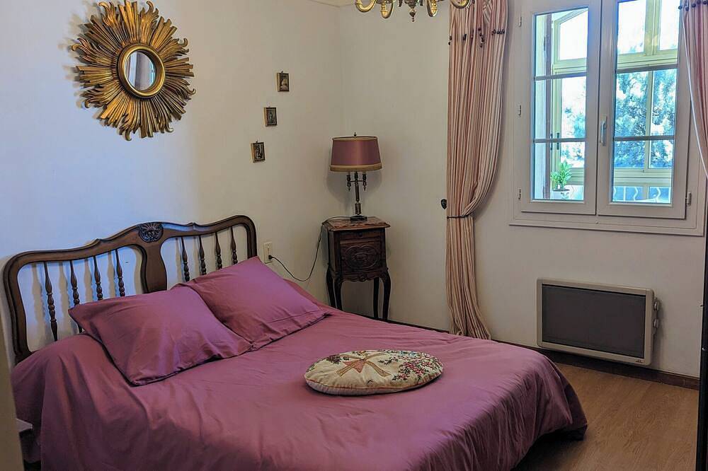 Gîte Clos beau soleil in Caumont-sur-Durance, Vaucluse