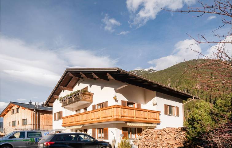 Ferienhaus für 18 Personen, mit Terrasse und Garten sowie Sauna im Montafon - 2