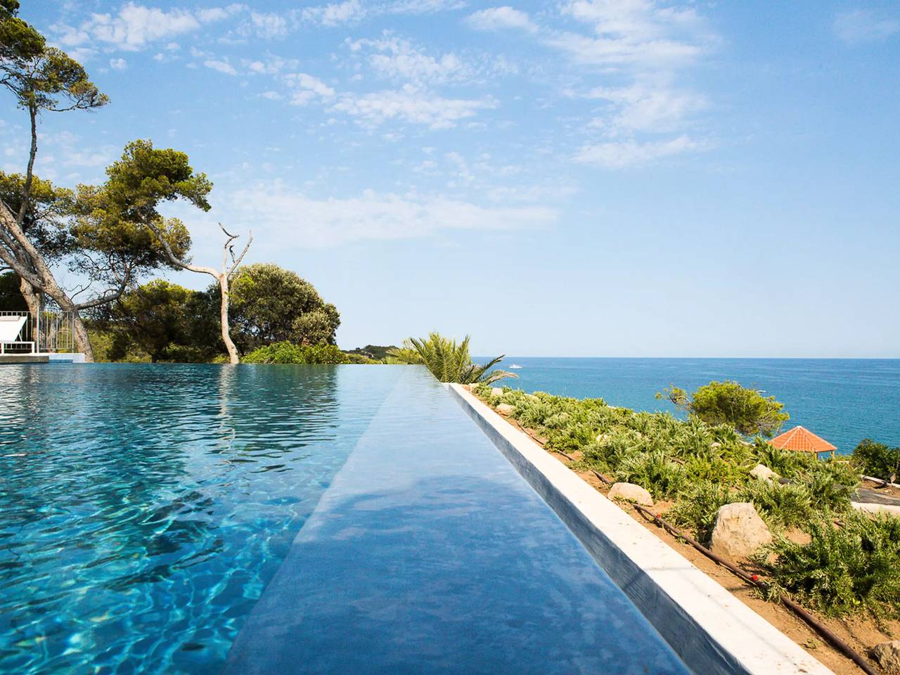 12 personas in Villanueva y Geltrú, Garraf