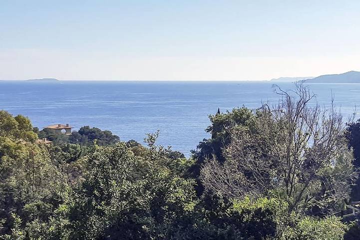 Location de vacances pour 6 personnes, avec jardin et balcon à Rayol-Canadel-sur-Mer