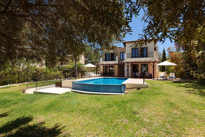 Holiday rental for 6 people, with children pool and garden as well as pool in Aphrodite Hills