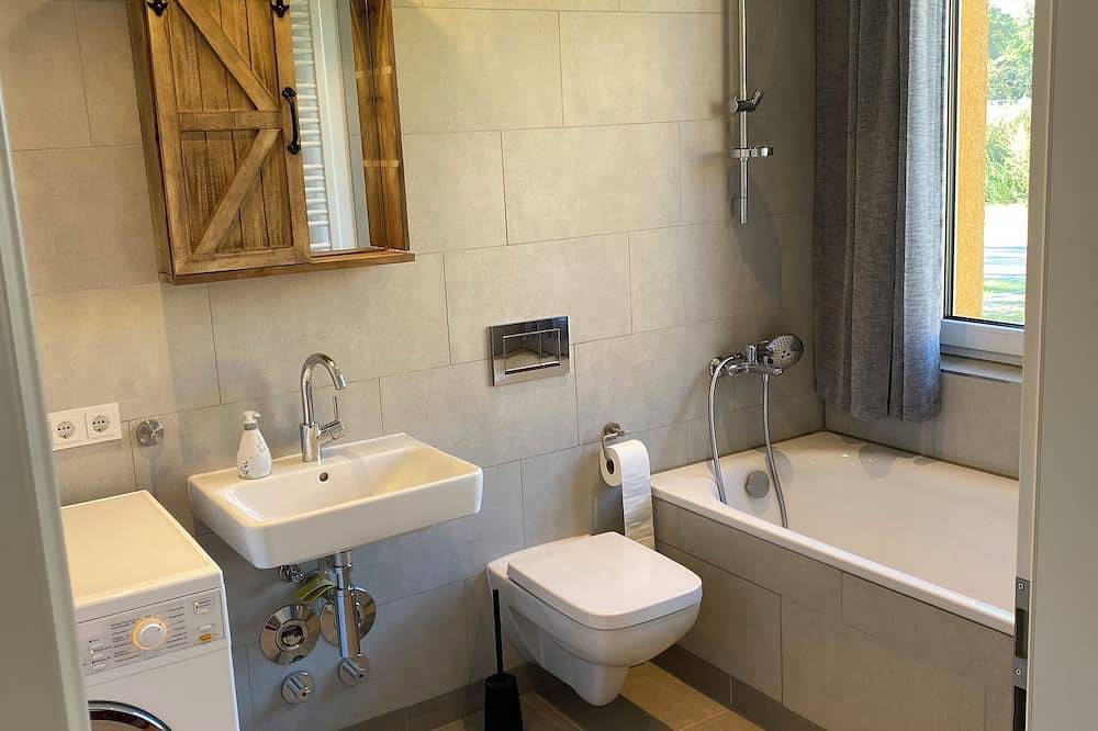 Ganze Wohnung, Ketzin Havel modernes Appartement mit eigenem  Garten, nahe am Wasser in Ketzin, Havelland
