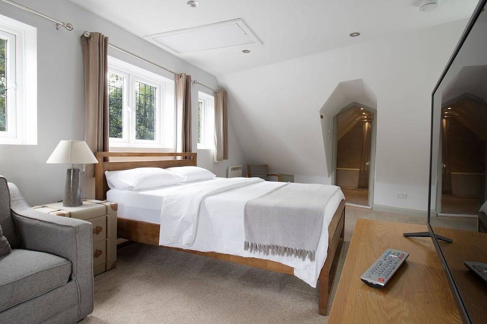 Big Loft in the Heart of Cheam Village (35 min from London City) in Sutton (London), London