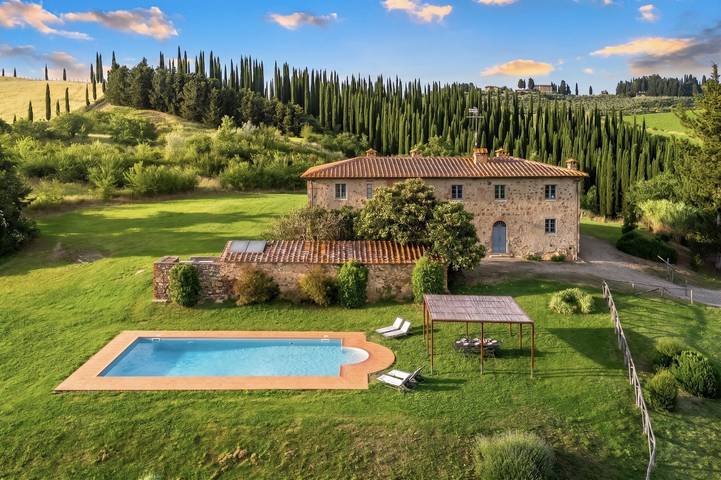 Villa per 16 persone, con giardino e idromassaggio nonché sauna a Castellina in Chianti