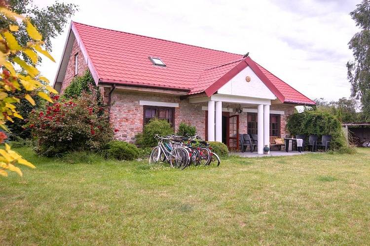 Klimatyczny dom wakacyjny z basenem in Morze Bałtyckie