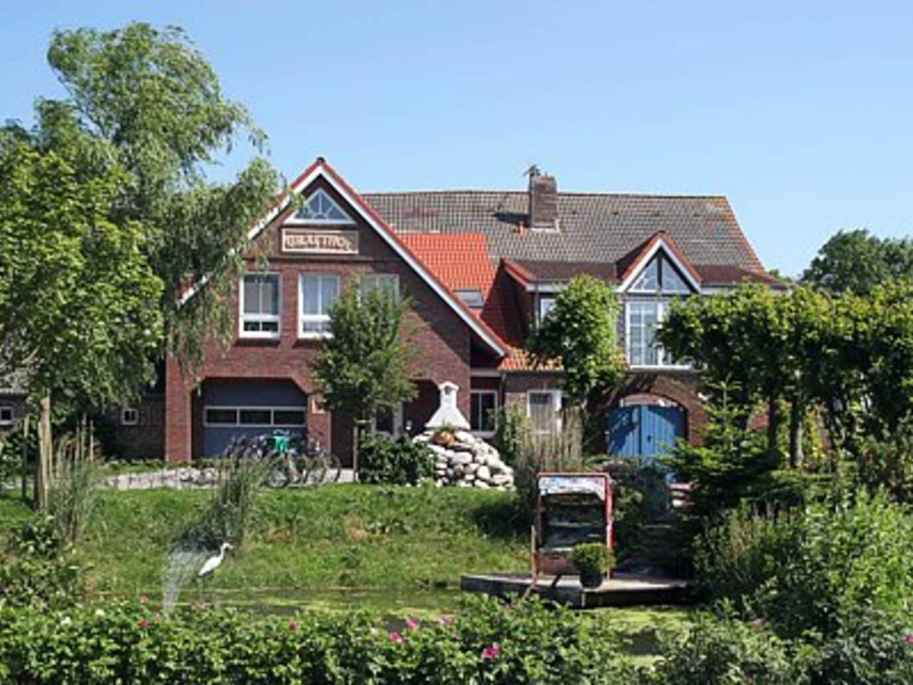 Bauernhof Landwarf Grafthof - Ferienwohnung Rapsblüte in Neuharlingersiel, Landkreis Wittmund