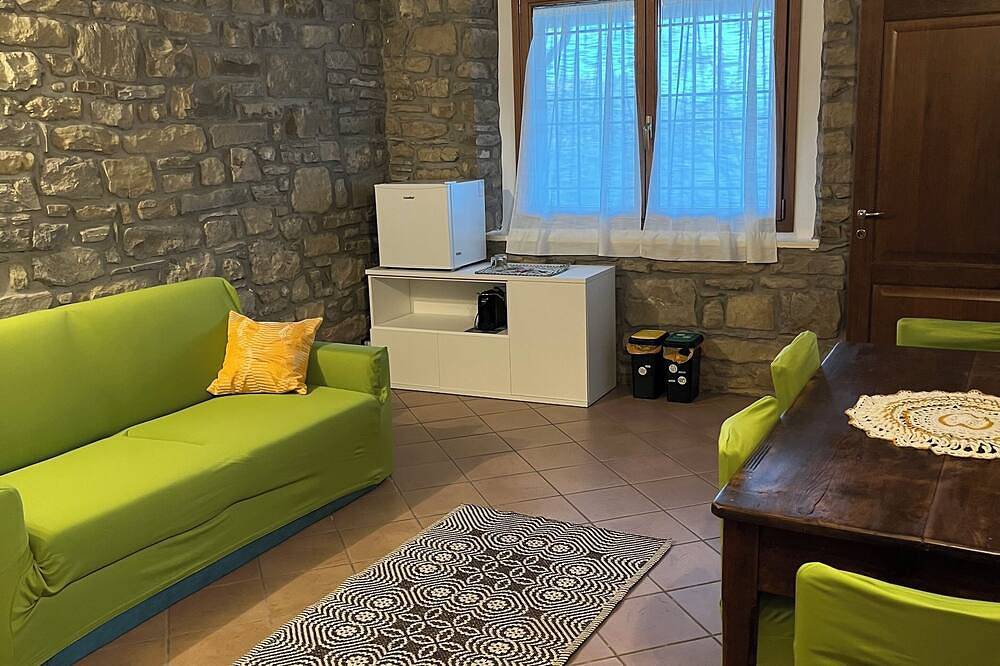 Renovated family suite with separate entrance and large garden in Lama Mocogno, Modena Provinz