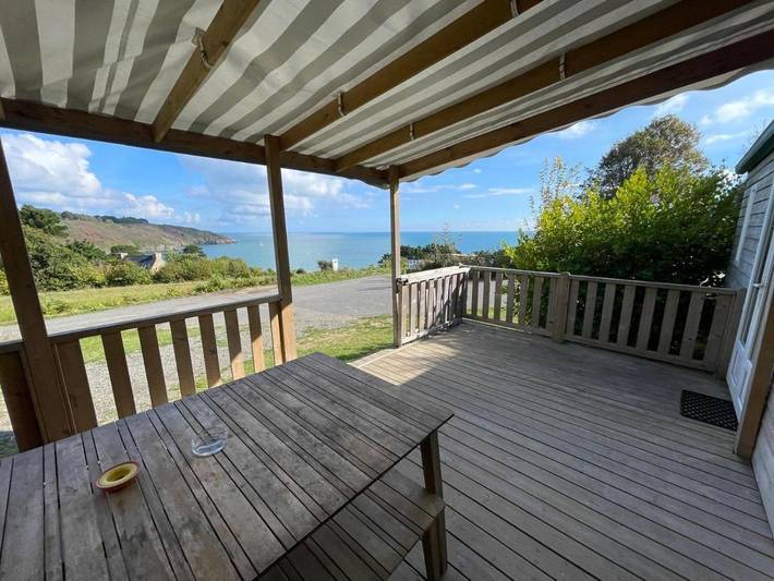 Parc de vacances pour 6 personnes, avec vue et terrasse, animaux acceptés dans Plage de Bréhec