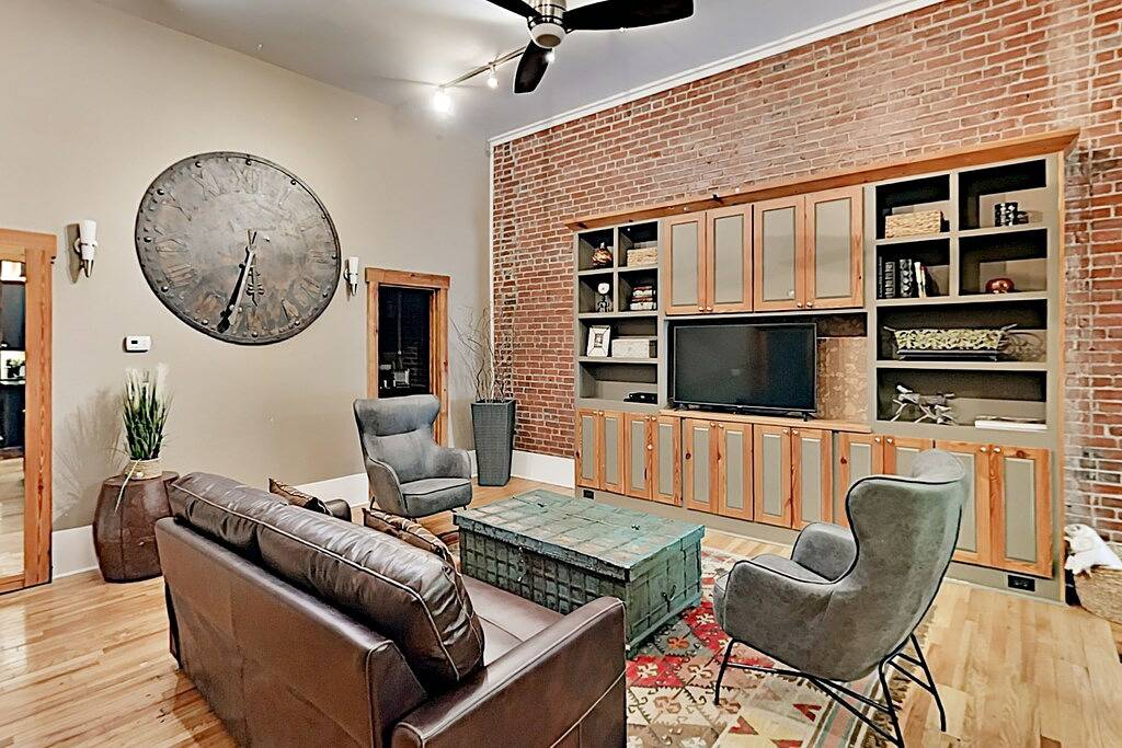 Ganze Wohnung, Renovated loft apartment in the heart of downtown - 2 blocks to Pack Square in Blue Ridge Parkway, Asheville