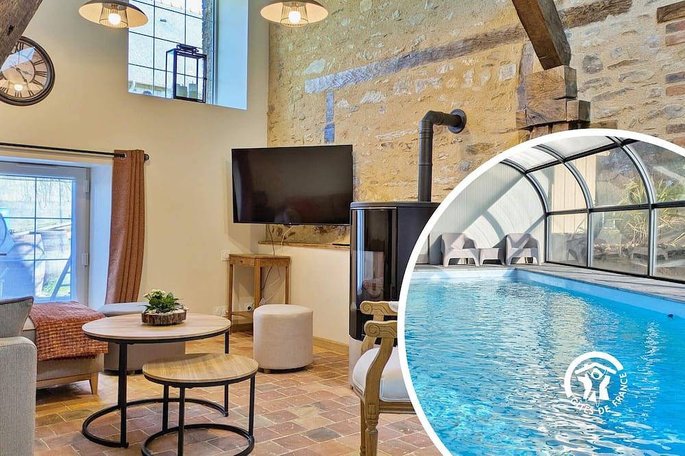Gîte avec piscine privée - 6 pers. in Bouchamps-lès-Craon, Mayenne