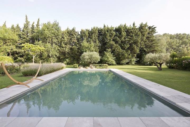 Location de vacances pour 14 personnes, avec piscine et jardin à Eygalières - 2