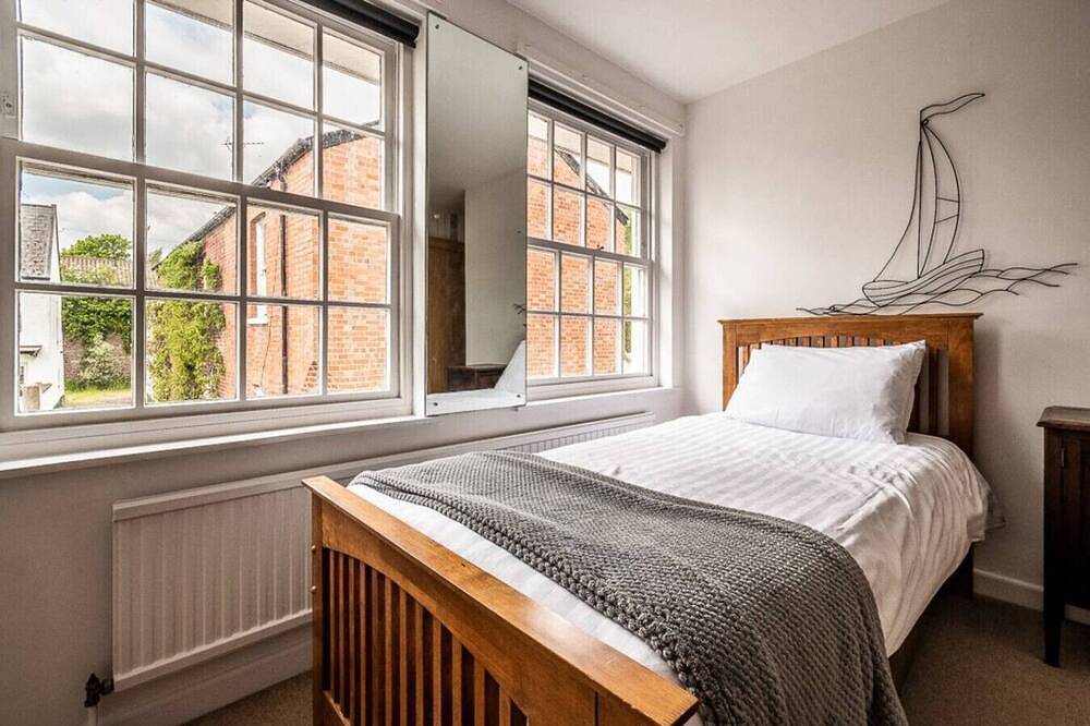 Elegant Cottage For 5 /Patio & Parking - River Exe in Topsham, Devon