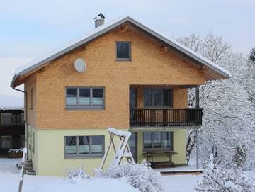 Bauernhaus für 3 Personen, mit Terrasse und Garten sowie Ausblick im Bregenzerwald