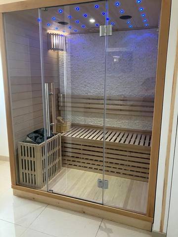 Gîte pour 8 personnes, avec terrasse ainsi que jardin et sauna, adapté aux familles à Le Mesnil-Amand
