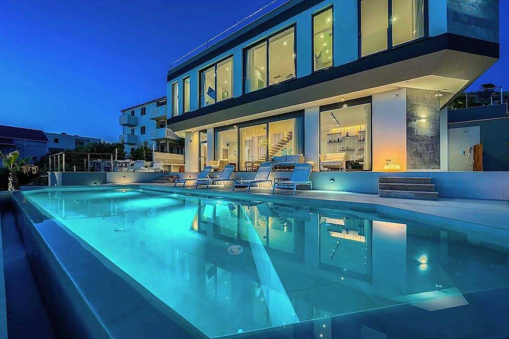 Casa vacanza a Razanj a partire da 843€ a notte