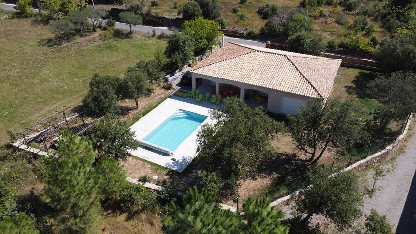 Gîte pour 10 personnes, avec piscine, animaux acceptés