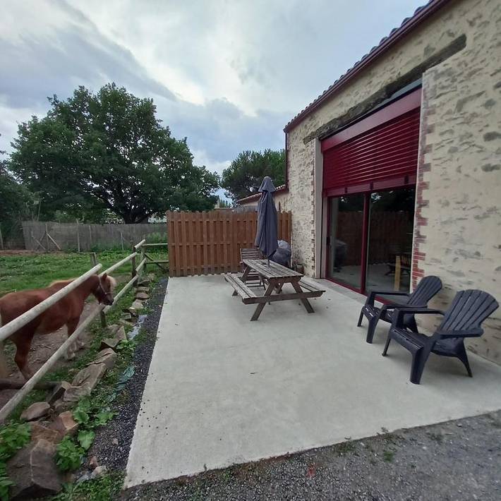 Location de vacances pour 6 personnes, avec terrasse et vue dans L'Herbergement