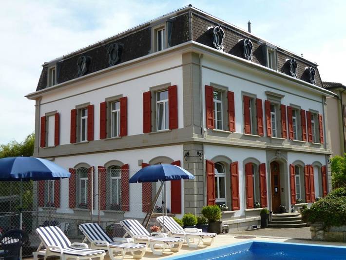 Maison d’hôte pour 4 personnes, avec jardin et piscine à La Neuveville