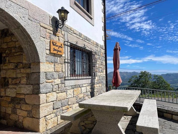 Casa rural para 6 personas, con jardín y vistas en Cangas de Onís