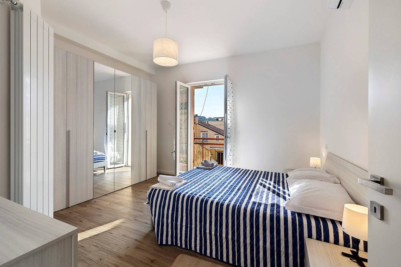Entire apartment, Apartment 'Il Borgo Incantato con garage' with Wi-Fi and Air Conditioning in Finale Ligure, Finale Ligure Municipality