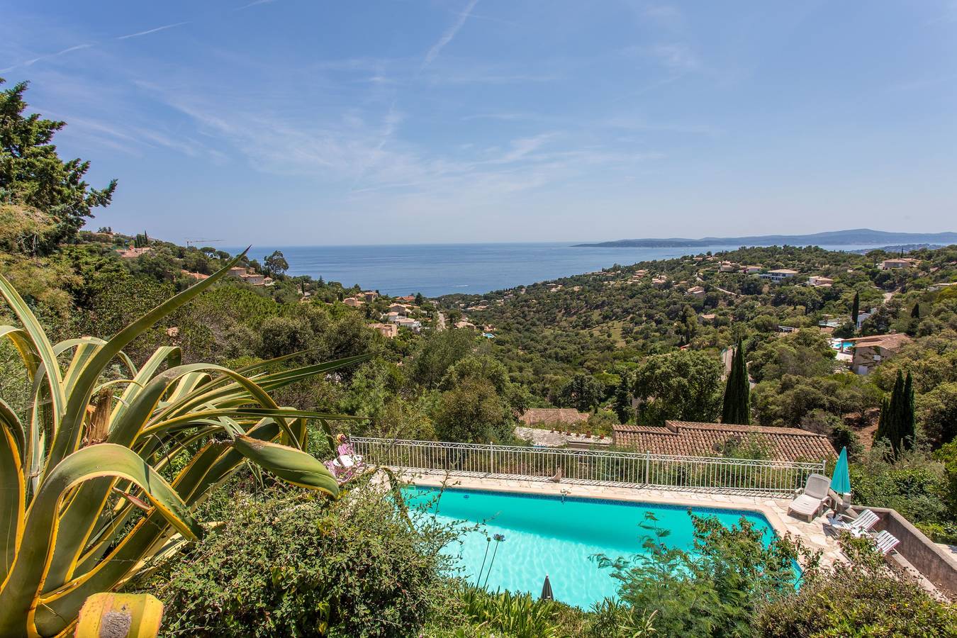 Holiday Home 'Villa Bellevue' with Sea View, Private Pool and Wi-Fi in Les Issambres, Roquebrune-sur-Argens