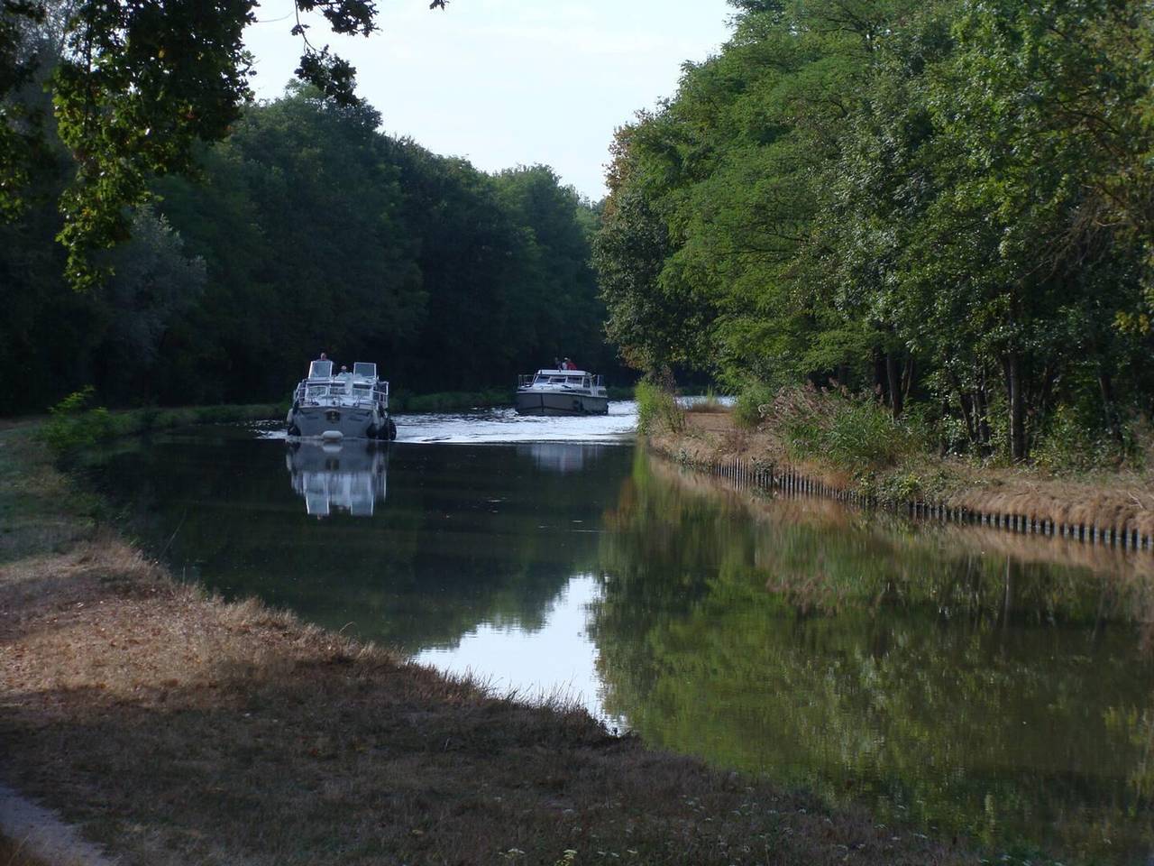 Alte Käserei: Ferienhaus mit Kanalzugang, Garten und Terrasse in Gannay-sur-Loire, Allier