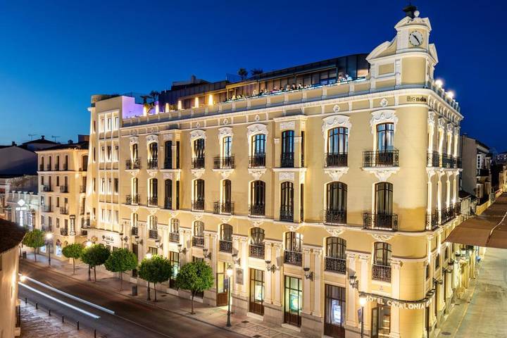 Hôtel pour 10 personnes, avec sauna et jacuzzi ainsi que terrasse et piscine