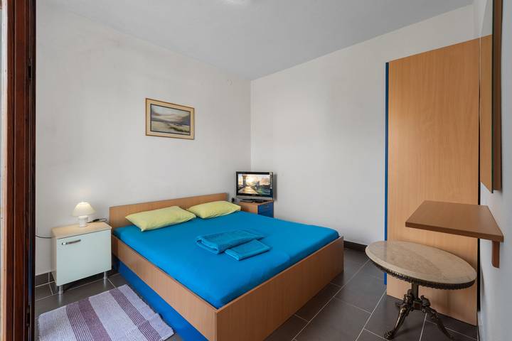 Ferienwohnung für 3 Personen, mit Balkon und Garten in Sibenik - 2