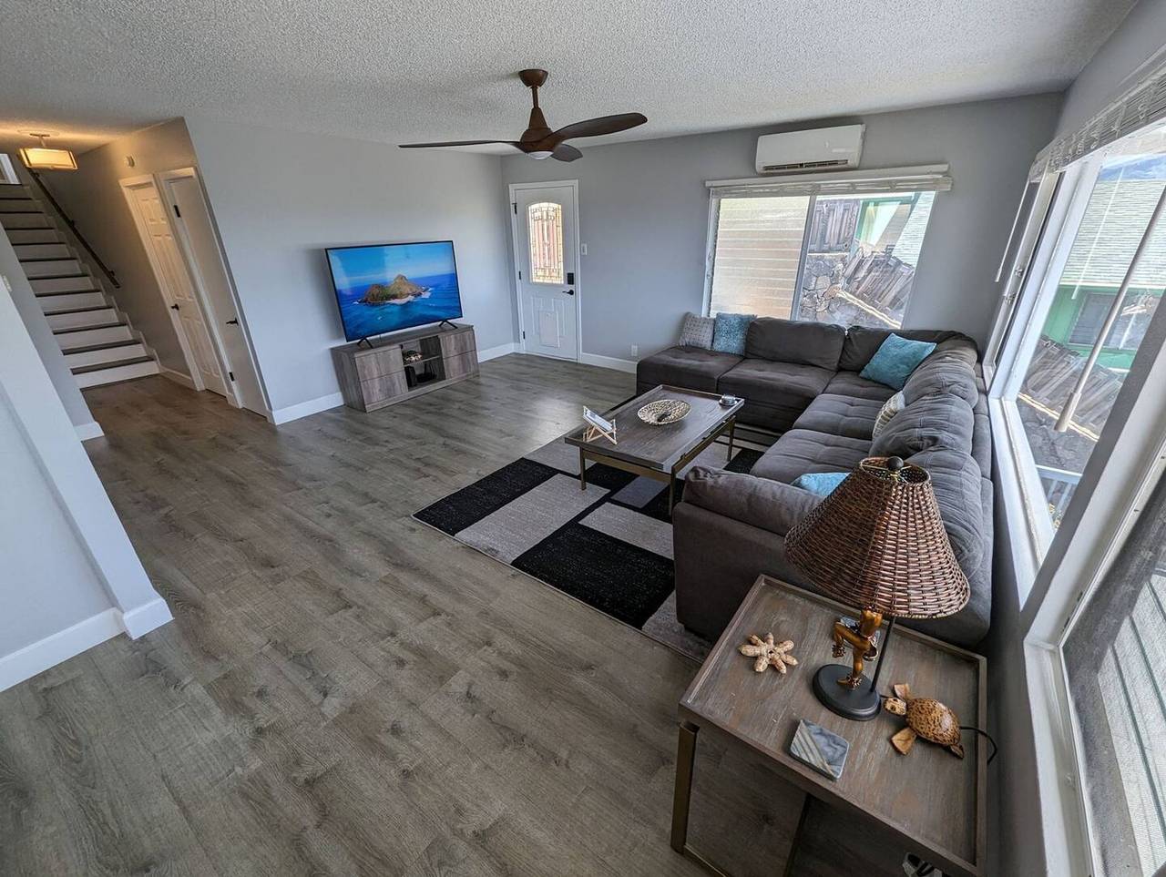 Panoramic Viewhouse Only 2-Min Drive To Beach! in Waianae, Oahu