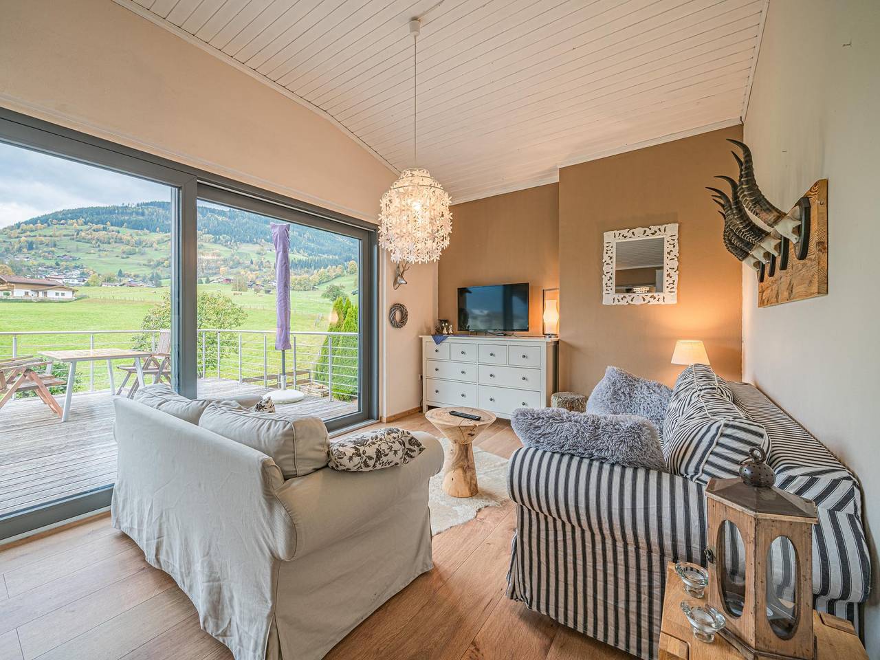 Entire apartment, Cosy apartment with spacious balcony, near Kaprun in Piesendorf, Pinzgau