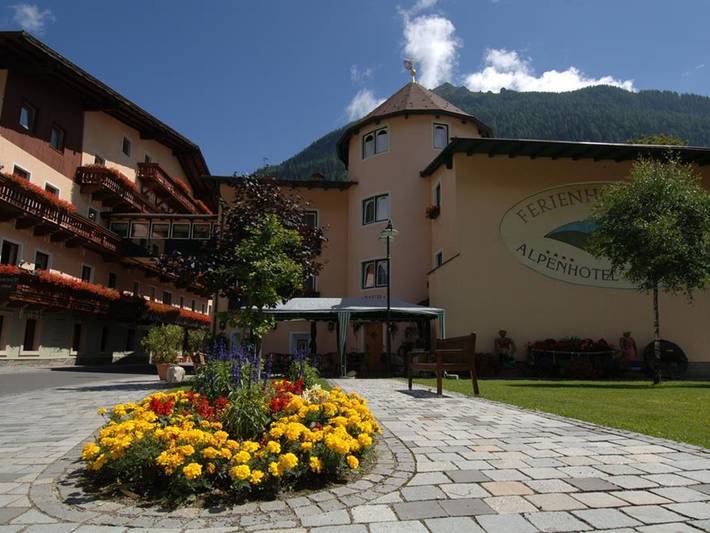 Hotel für 4 Personen, mit Whirlpool und Terrasse sowie Garten und Sauna in Mallnitz
