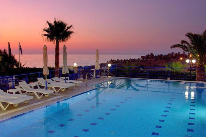 Location de vacances pour 3 personnes, avec jacuzzi ainsi que jardin et piscine dans Milatos Beach - 2