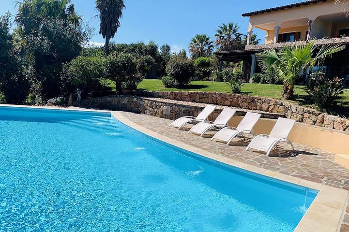 Gîte pour 3 personnes, avec Terrasse et Jardin dans Olbia